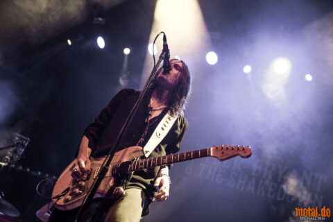 Tyler Bryant & The Shakedown