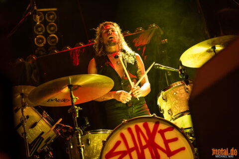Tyler Bryant & The Shakedown